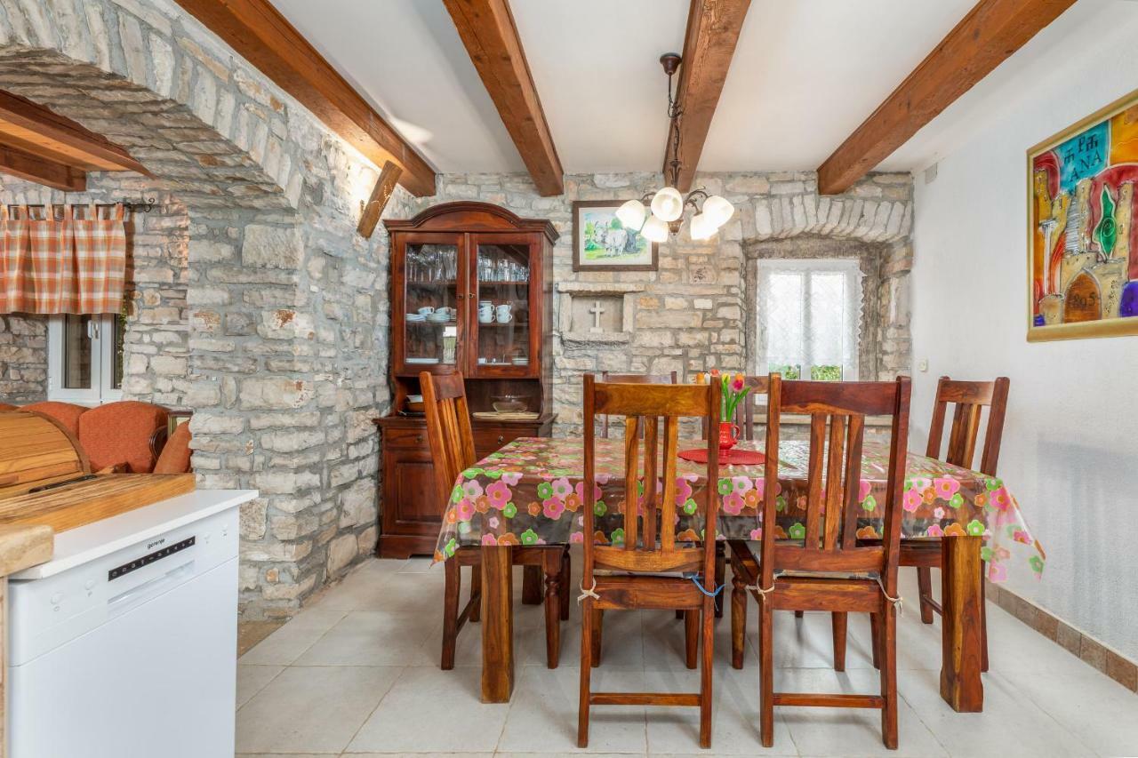 Holiday Home Ana Kanfanar Buitenkant foto