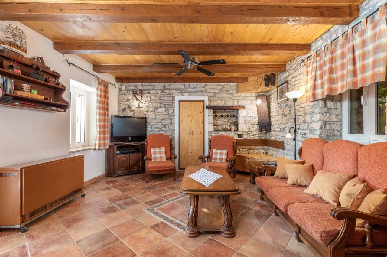 Holiday Home Ana Kanfanar Buitenkant foto