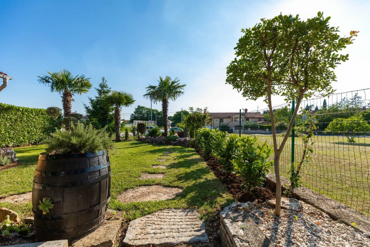 Holiday Home Ana Kanfanar Buitenkant foto