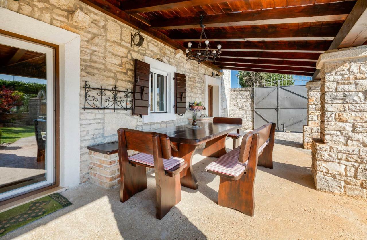 Holiday Home Ana Kanfanar Buitenkant foto