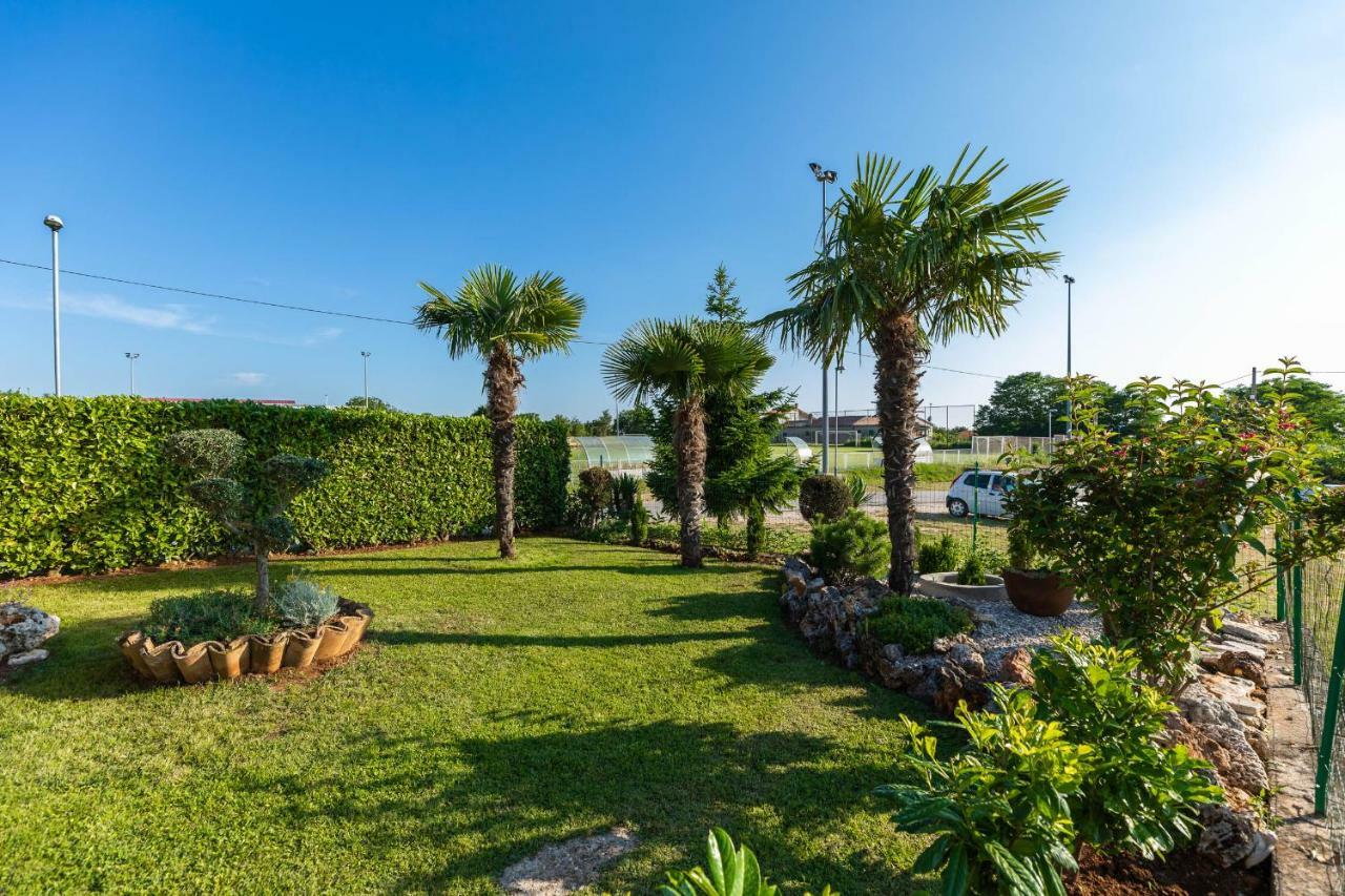 Holiday Home Ana Kanfanar Buitenkant foto